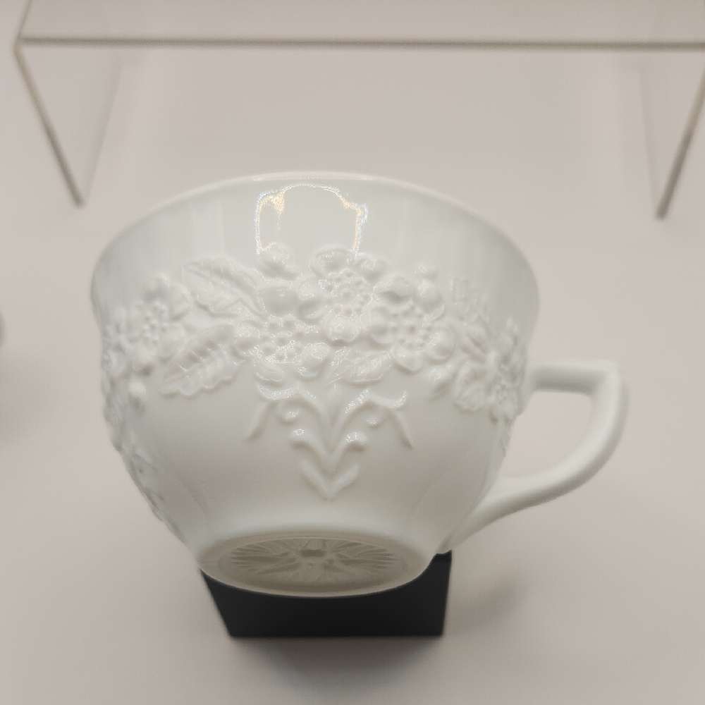 Vintage Indiana Glass Orange Blossom Milk Glass Cups Set Of 4